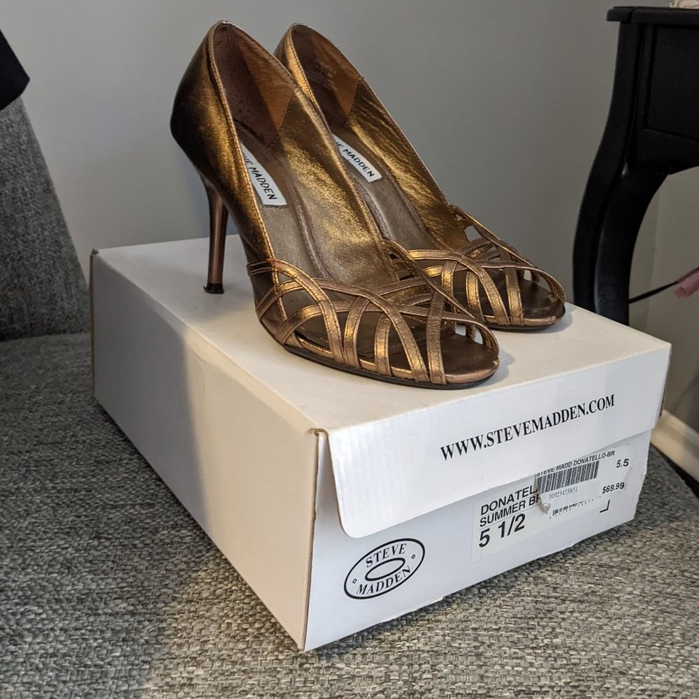 Steve Madden Size 5.5 Dontella Bronze Peep-Toe Pump
